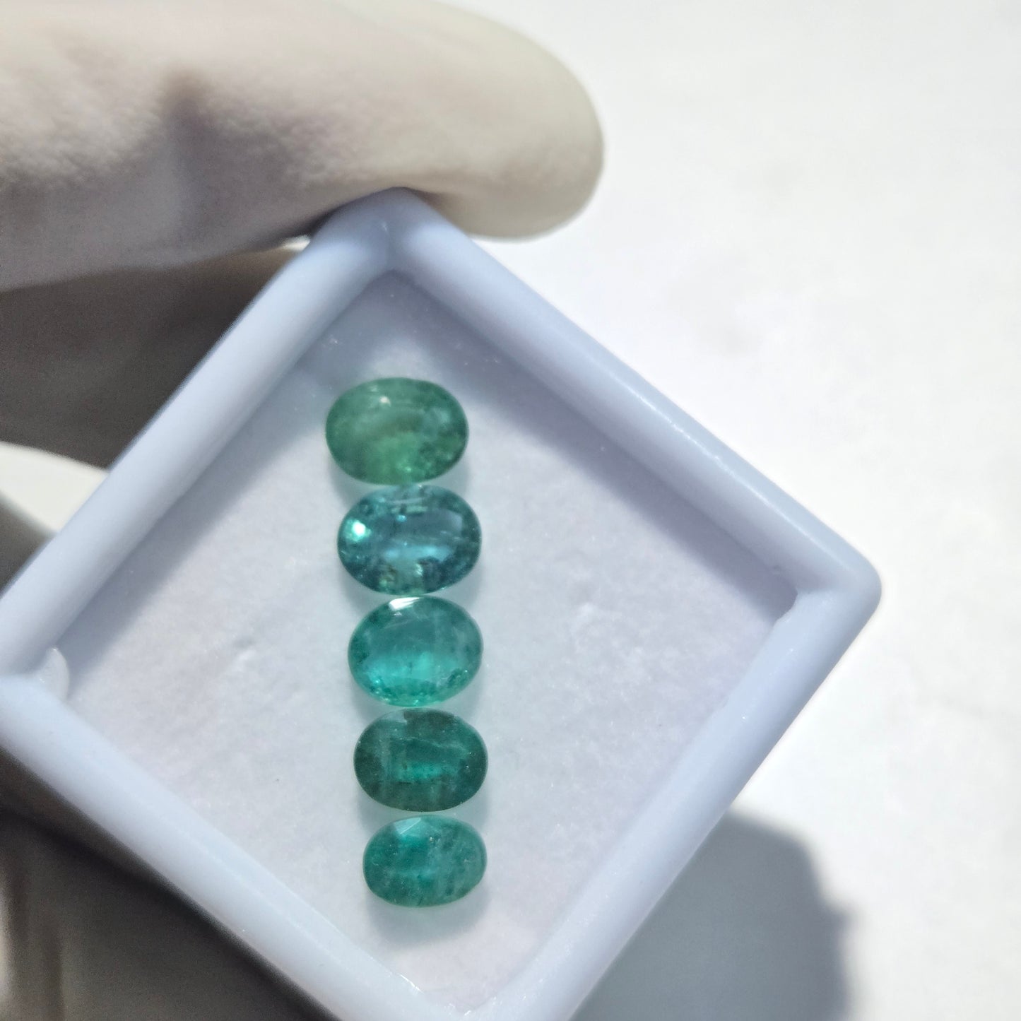5Pcs Natural Emerald Faceted Loose Gemstone – 7.8 Carats | 7–9mm Oval Cut
