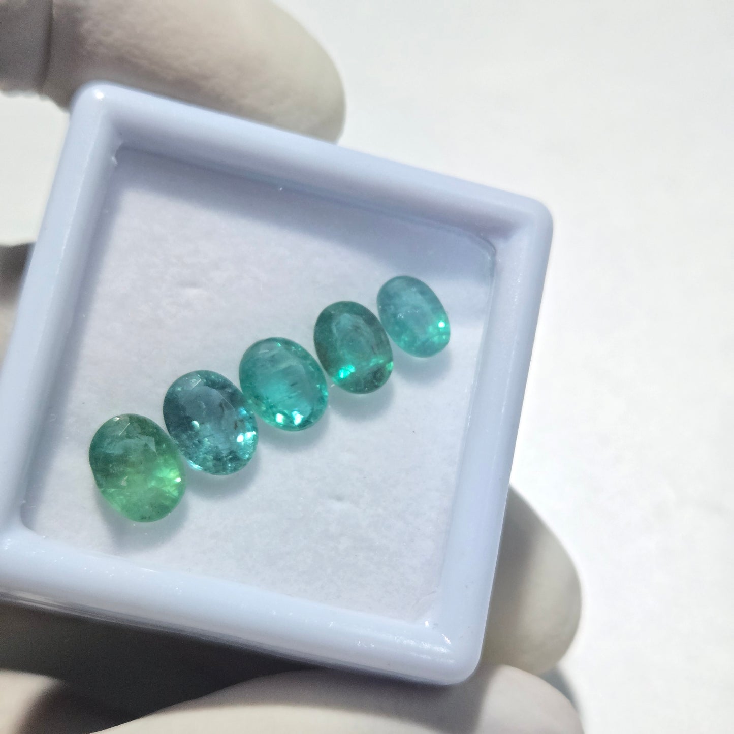 5Pcs Natural Emerald Faceted Loose Gemstone – 7.8 Carats | 7–9mm Oval Cut